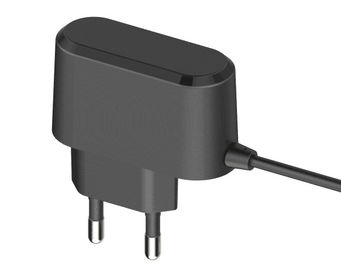 Un buen precio. Adaptador universal blanco/del negro 5V 1A 5V 2.1A del viaje para Charhing rápido en línea