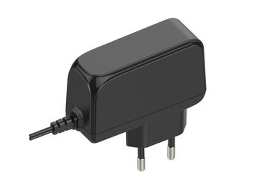 comprar La UE tapa el adaptador universal 12V 1.5A de la CA DC/la fuente de corriente continua de la CA De 24V 0.75A online manufacture