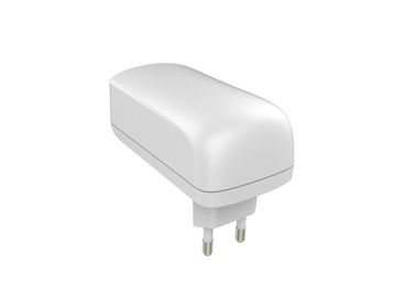Un buen precio. La UE de la fuente de alimentación del soporte de pared universal enchufa 2 el cable estándar del Pin 1500ma 1.5m DC en línea