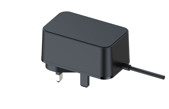 Un buen precio. 5-24V AC DC Adaptador Universal Montado en la pared para la carga del teléfono en línea