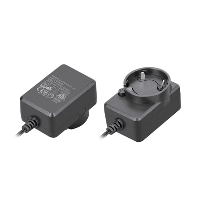 Un buen precio. Adaptador de energía de montaje de pared de plástico blanco / negro sobre protección de corriente en línea