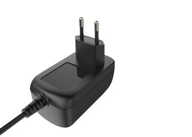 Un buen precio. la UE del negro de 24V 1A tapa la fuente de alimentación universal de la transferencia con el certificado del GS LVD del CE en línea