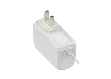 Un buen precio. Adaptador de corriente alterna blanco del soporte de la pared de 5V 1A/de 5V 1.5A/de 12V 1A con el enchufe de la UE JP del NC LOS E.E.U.U. en línea