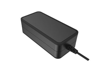Un buen precio. Alta eficiencia 1.5m Cable24W Adaptador de alimentación de escritorio Protección de cortocircuito en línea