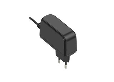 Un buen precio. La UE tapa el adaptador de corriente alterna universal con 2 Pin, adaptador de 12v 1500ma en línea