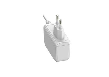 Un buen precio. el adaptador de corriente alterna universal de 5V 3A 18W con la UE de 2 Pin tapa para CCTV etc en línea