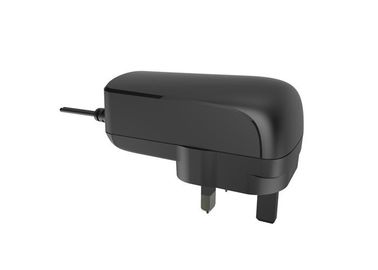 Un buen precio. Soporte BRITÁNICO de la pared de la fuente de alimentación de la transferencia del negro 5V del enchufe 2.5A con Pin 3 en línea