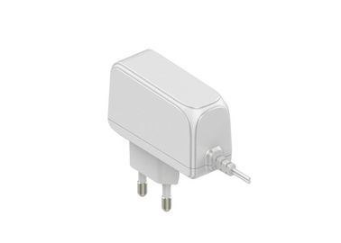 Un buen precio. 90 - 264VAC enchufe médico de KA del adaptador de la transferencia del adaptador de corriente alterna 5V 3A en línea