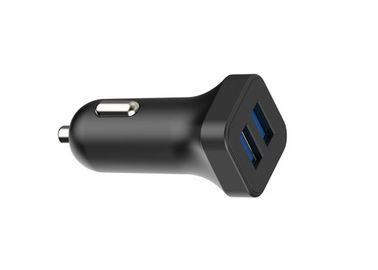 Un buen precio. RoHs certificó 12VDC - puerto de USB dual del cargador del coche de 24VDC USB 5V 2.4A en línea