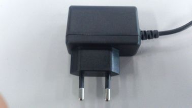 Un buen precio. La UE tapa el adaptador de corriente alterna universal negro de 5W 9W 12W con aprobaciones del GS del CE en línea