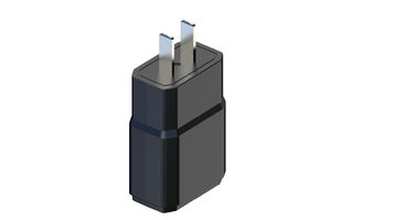 Un buen precio. Adaptador de energía de 5 vatios de plástico 5-24v 0.5-3a en línea